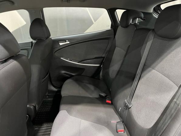 Hyundai Solaris I с пробегом 2012 года, цена 687 000 рублей, 99700 км, хэтчбек, Автокод Объявления