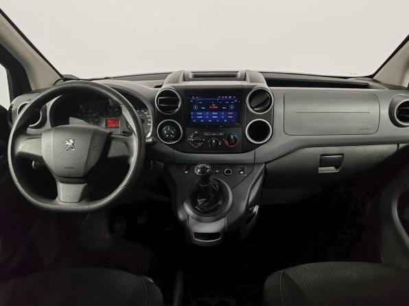 Peugeot Partner II Рестайлинг 2 с пробегом 2022 года, цена 1 449 000 рублей, 204622 км, компактвэн, Автокод Объявления