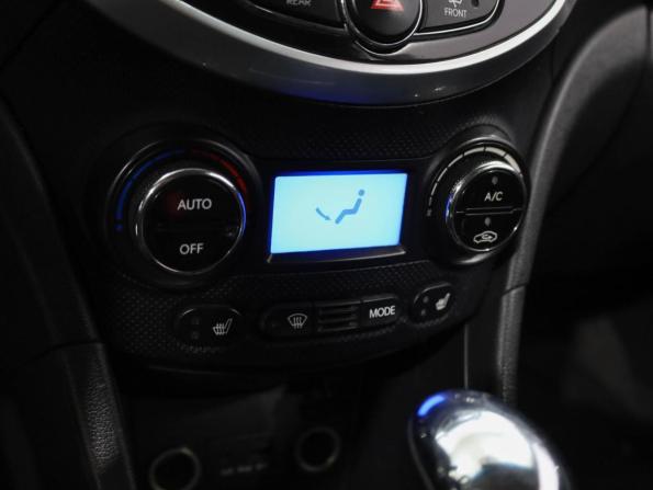Hyundai Solaris I с пробегом 2012 года, цена 848 930 рублей, 180267 км, хэтчбек, Автокод Объявления