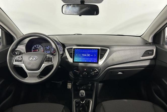 Hyundai Solaris II с пробегом 2018 года, цена 1 300 000 рублей, 132742 км, седан, Автокод Объявления