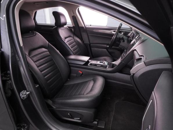 Ford Fusion (North America) II Рестайлинг с пробегом 2018 года, цена 1 590 000 рублей, 140051 км, седан, Автокод Объявления