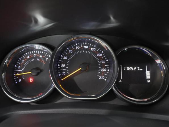 Renault Logan II Рестайлинг с пробегом 2022 года, цена 1 229 000 рублей, 178527 км, седан, Автокод Объявления