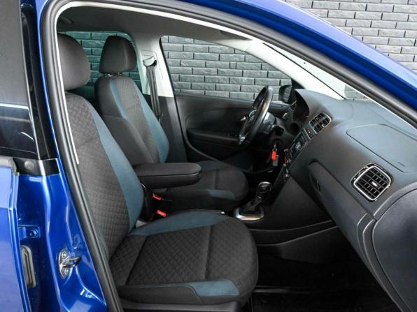 Volkswagen Polo V Рестайлинг с пробегом 2019 года, цена 1 410 000 рублей, 97776 км, седан, Автокод Объявления