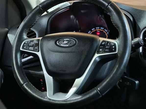 Lada (ВАЗ) XRAY I с пробегом 2018 года, цена 899 900 рублей, 92100 км, хэтчбек, Автокод Объявления