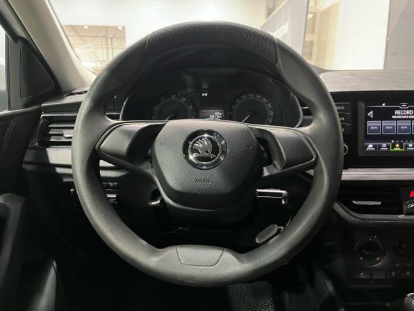 Skoda Rapid II с пробегом 2021 года, цена 1 070 000 рублей, 330116 км, лифтбек, Автокод Объявления