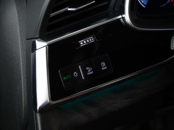 Audi Q8 I (4M) с пробегом 2018 года, цена 6 890 999 рублей, 88813 км, внедорожник, Автокод Объявления