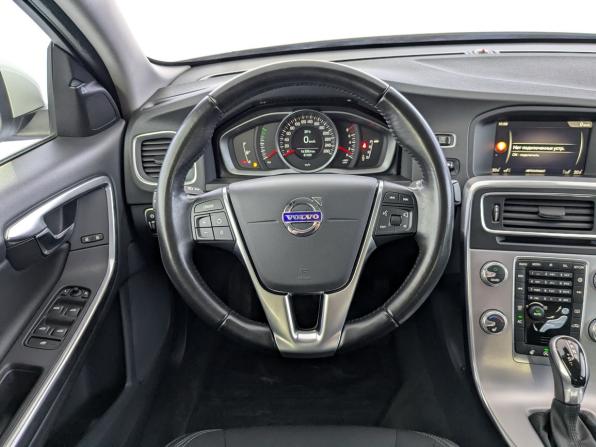 Volvo S60 II Рестайлинг с пробегом 2017 года, цена 2 100 000 рублей, 61101 км, седан, Автокод Объявления