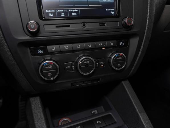 Volkswagen Jetta VI с пробегом 2012 года, цена 975 000 рублей, 171742 км, седан, Автокод Объявления