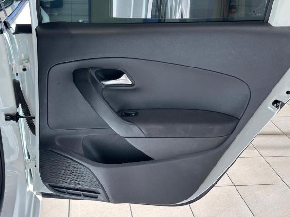 Volkswagen Polo V Рестайлинг с пробегом 2016 года, цена 980 000 рублей, 131000 км, седан, Автокод Объявления