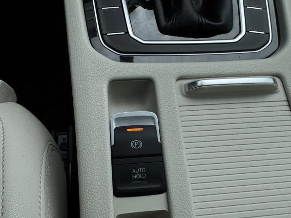 Volkswagen Passat B8 с пробегом 2018 года, цена 1 899 000 рублей, 206018 км, седан, Автокод Объявления