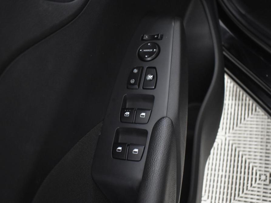 Hyundai Solaris II Санкт-Петербург  - изображение 17