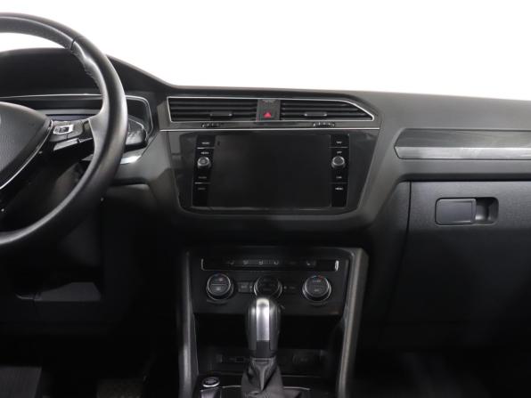 Volkswagen Tiguan II с пробегом 2020 года, цена 3 349 000 рублей, 72455 км, внедорожник, Автокод Объявления