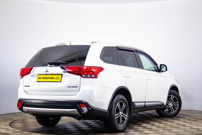 Mitsubishi Outlander III Рестайлинг 2 с пробегом 2017 года, цена 1 859 000 рублей, 200125 км, внедорожник, Автокод Объявления