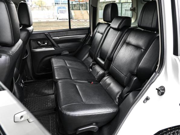 Mitsubishi Pajero IV Рестайлинг 1 с пробегом 2014 года, цена 2 374 000 рублей, 156637 км, внедорожник, Автокод Объявления