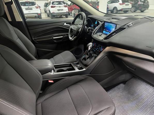 Ford Kuga II Рестайлинг с пробегом 2018 года, цена 1 320 000 рублей, 171652 км, внедорожник, Автокод Объявления