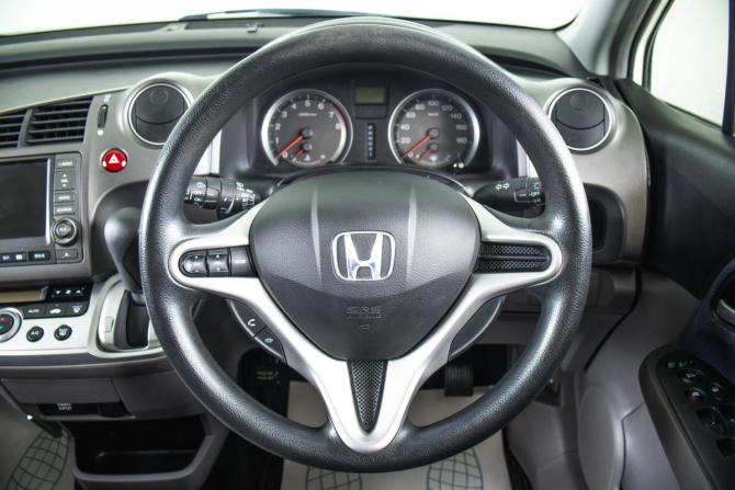 Honda Stream II Рестайлинг с пробегом 2010 года, цена 1 329 000 рублей, 123000 км, компактвэн, Автокод Объявления