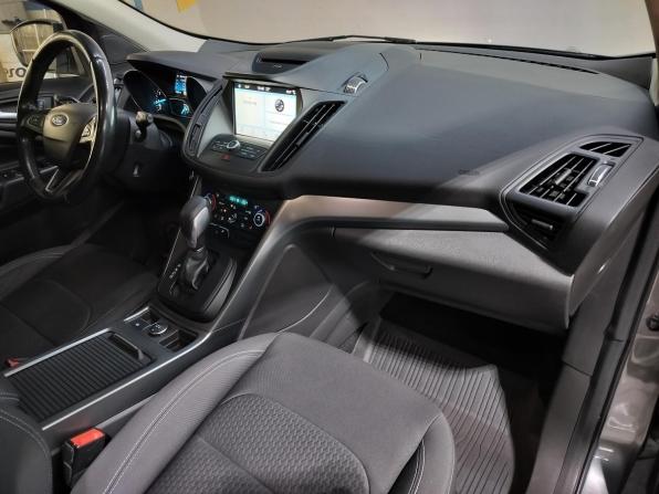 Ford Kuga II Рестайлинг с пробегом 2019 года, цена 1 650 000 рублей, 180000 км, внедорожник, Автокод Объявления