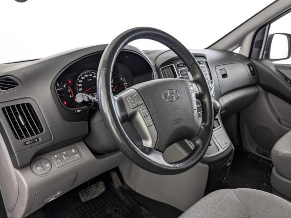Hyundai H-1 II Рестайлинг 2 с пробегом 2019 года, цена 3 350 000 рублей, 74333 км, минивэн, Автокод Объявления