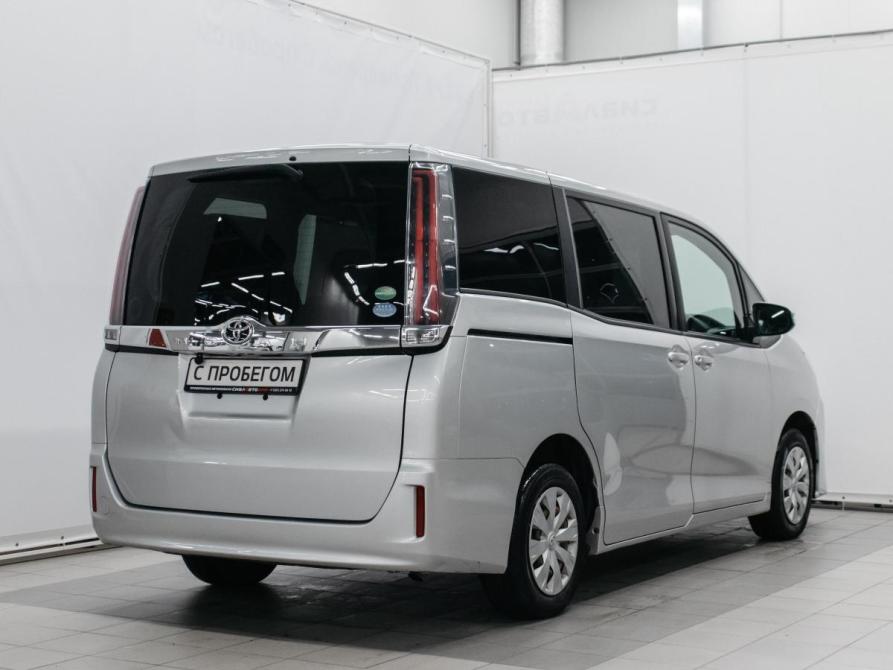 Toyota Noah III (R80) Рестайлинг Красноярск  - изображение 5