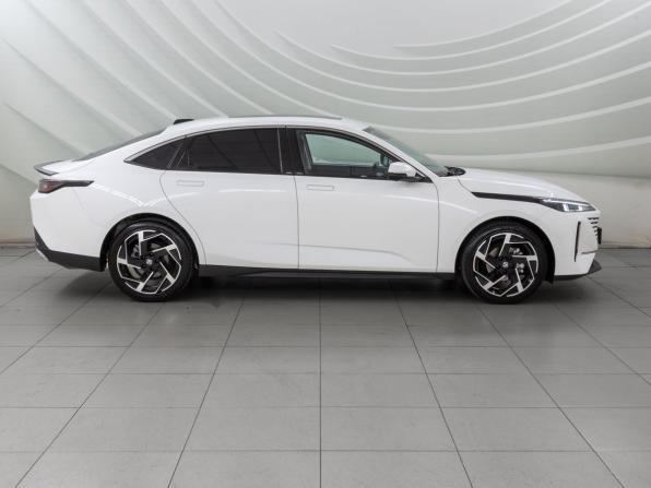 Changan Lamore с пробегом 2024 года, цена 2 098 000 рублей, 24374 км, седан, Автокод Объявления
