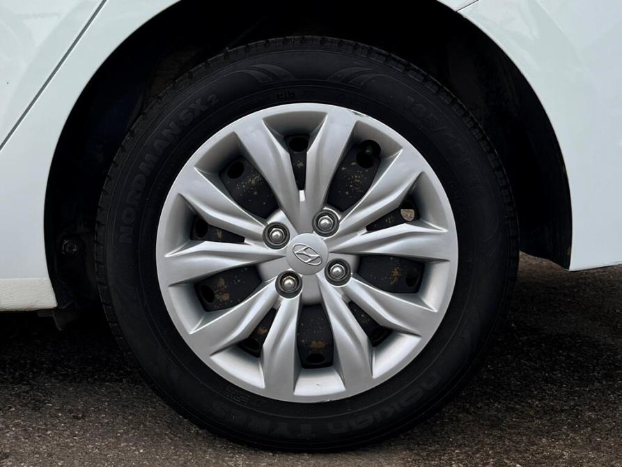 Hyundai Solaris II Санкт-Петербург  - изображение 25
