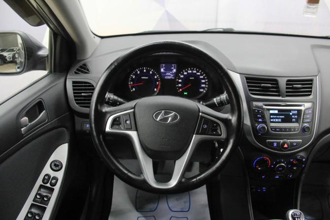 Hyundai Solaris I Рестайлинг с пробегом 2016 года, цена 1 075 000 рублей, 123924 км, седан, Автокод Объявления