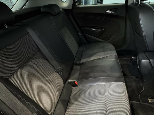 Opel Astra J с пробегом 2011 года, цена 680 000 рублей, 102004 км, хэтчбек, Автокод Объявления