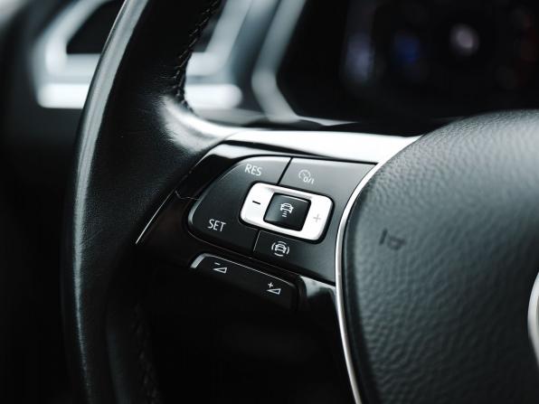 Volkswagen Tiguan II Рестайлинг с пробегом 2020 года, цена 4 199 000 рублей, 56690 км, внедорожник, Автокод Объявления