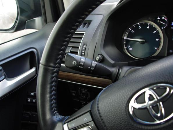 Toyota Land Cruiser Prado 150 Series Рестайлинг 2 с пробегом 2018 года, цена 6 199 000 рублей, 53131 км, внедорожник, Автокод Объявления