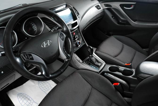 Hyundai Elantra V (MD) Рестайлинг с пробегом 2015 года, цена 959 000 рублей, 282000 км, седан, Автокод Объявления
