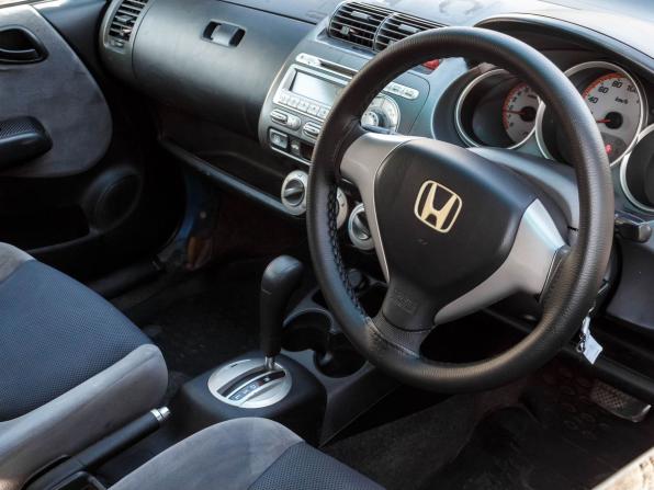 Honda Fit I с пробегом 2004 года, цена 389 000 рублей, 175660 км, хэтчбек, Автокод Объявления