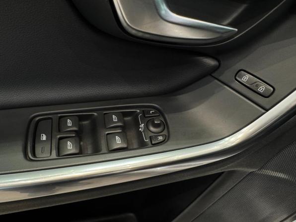 Volvo S60 II Рестайлинг с пробегом 2016 года, цена 1 599 000 рублей, 224229 км, седан, Автокод Объявления