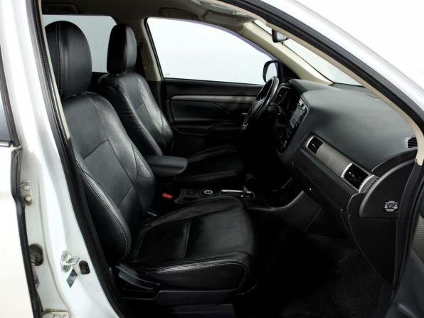 Mitsubishi Outlander III Рестайлинг 2 с пробегом 2015 года, цена 1 348 000 рублей, 238094 км, внедорожник, Автокод Объявления