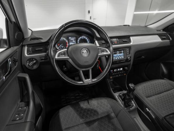 Skoda Rapid I с пробегом 2016 года, цена 945 000 рублей, 187687 км, лифтбек, Автокод Объявления