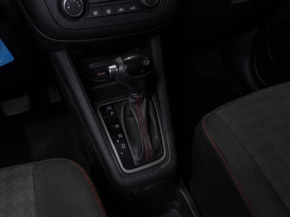 Kia Venga I Рестайлинг с пробегом 2015 года, цена 1 075 000 рублей, 171664 км, минивэн, Автокод Объявления
