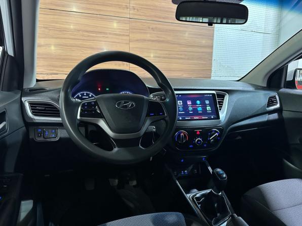 Hyundai Solaris II с пробегом 2018 года, цена 1 159 000 рублей, 140000 км, седан, Автокод Объявления