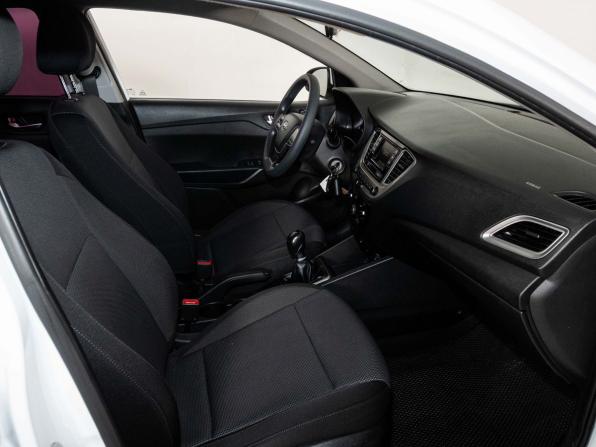 Hyundai Solaris II Рестайлинг с пробегом 2021 года, цена 1 224 000 рублей, 205000 км, седан, Автокод Объявления