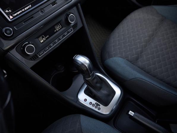 Volkswagen Polo V Рестайлинг с пробегом 2019 года, цена 1 387 000 рублей, 131294 км, седан, Автокод Объявления