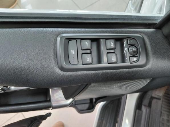 Land Rover Discovery IV с пробегом 2010 года, цена 1 456 000 рублей, 321379 км, внедорожник, Автокод Объявления