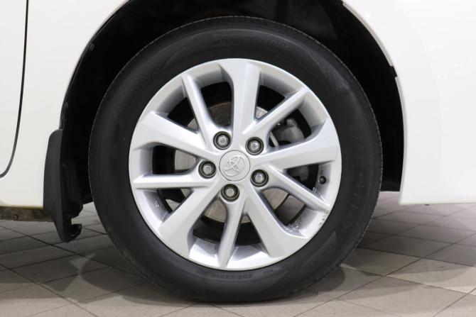 Toyota Corolla XI (E160 E170 E180) с пробегом 2015 года, цена 1 355 000 рублей, 140356 км, седан, Автокод Объявления