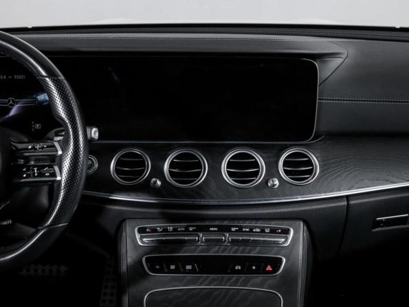 Mercedes-Benz E-Класс V (W213 S213 C238) Рестайлинг с пробегом 2021 года, цена 4 305 000 рублей, 92619 км, седан, Автокод Объявления