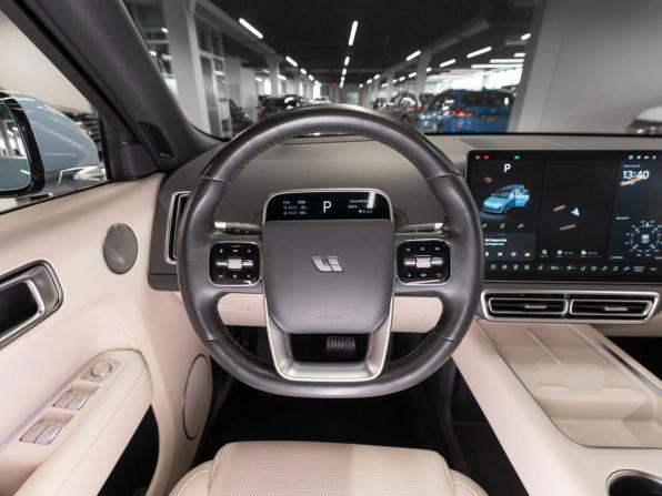 Li Auto (Lixiang) L9 I с пробегом 2023 года, цена 6 420 000 рублей, 48721 км, внедорожник, Автокод Объявления