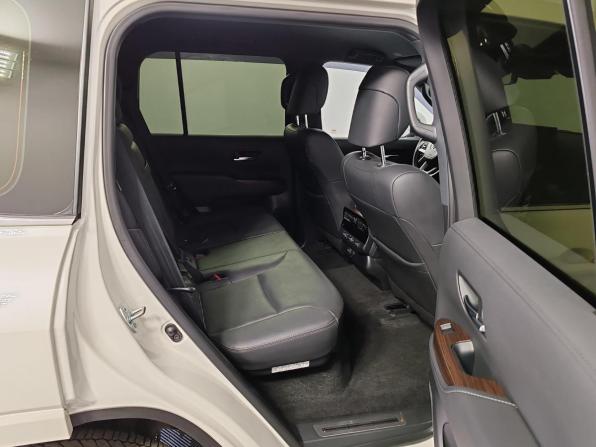 Toyota Land Cruiser 300 Series с пробегом 2022 года, цена 8 899 000 рублей, 104712 км, внедорожник, Автокод Объявления