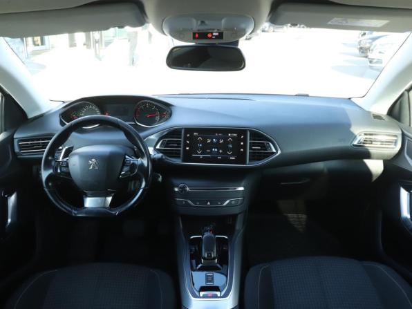 Peugeot 308 II Рестайлинг с пробегом 2018 года, цена 1 260 000 рублей, 143800 км, универсал, Автокод Объявления