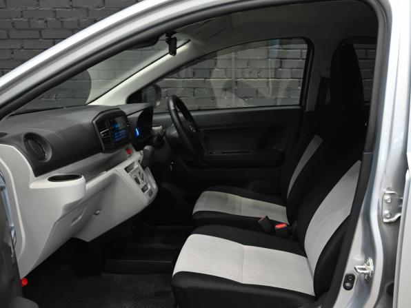 Daihatsu Mira e:S II с пробегом 2021 года, цена 860 000 рублей, 49083 км, хэтчбек, Автокод Объявления
