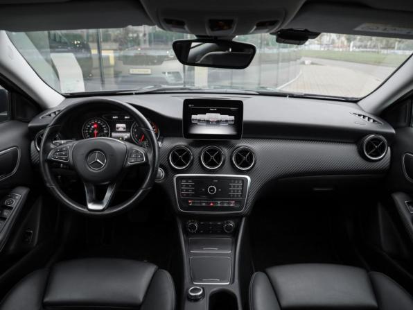 Mercedes-Benz GLA I (X156) Рестайлинг с пробегом 2019 года, цена 2 369 000 рублей, 82591 км, внедорожник, Автокод Объявления