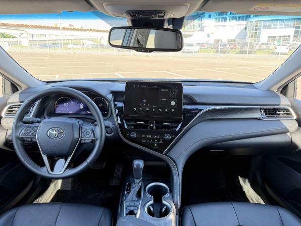 Toyota Camry VIII (XV70) Рестайлинг с пробегом 2023 года, цена 3 550 000 рублей, 42569 км, седан, Автокод Объявления
