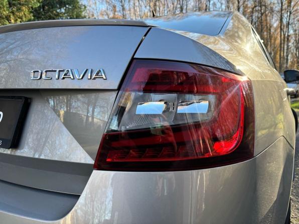 Skoda Octavia III (A7) Рестайлинг с пробегом 2018 года, цена 2 240 000 рублей, 80391 км, лифтбек, Автокод Объявления
