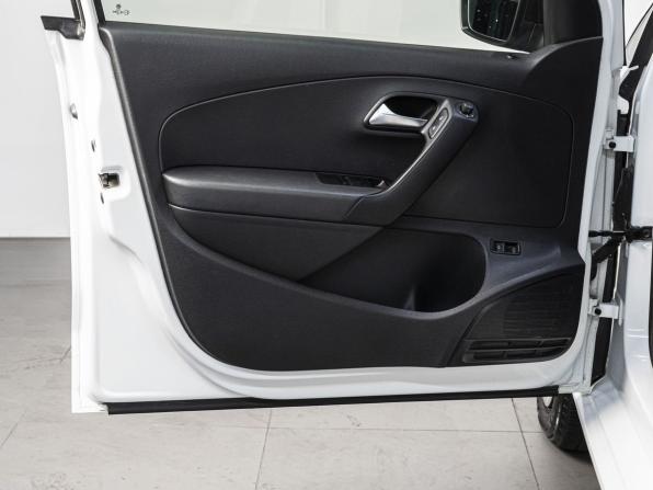 Volkswagen Polo V Рестайлинг с пробегом 2020 года, цена 1 195 000 рублей, 143858 км, седан, Автокод Объявления