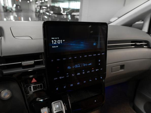 Hyundai Staria I с пробегом 2025 года, цена 8 050 000 рублей, 9570 км, минивэн, Автокод Объявления